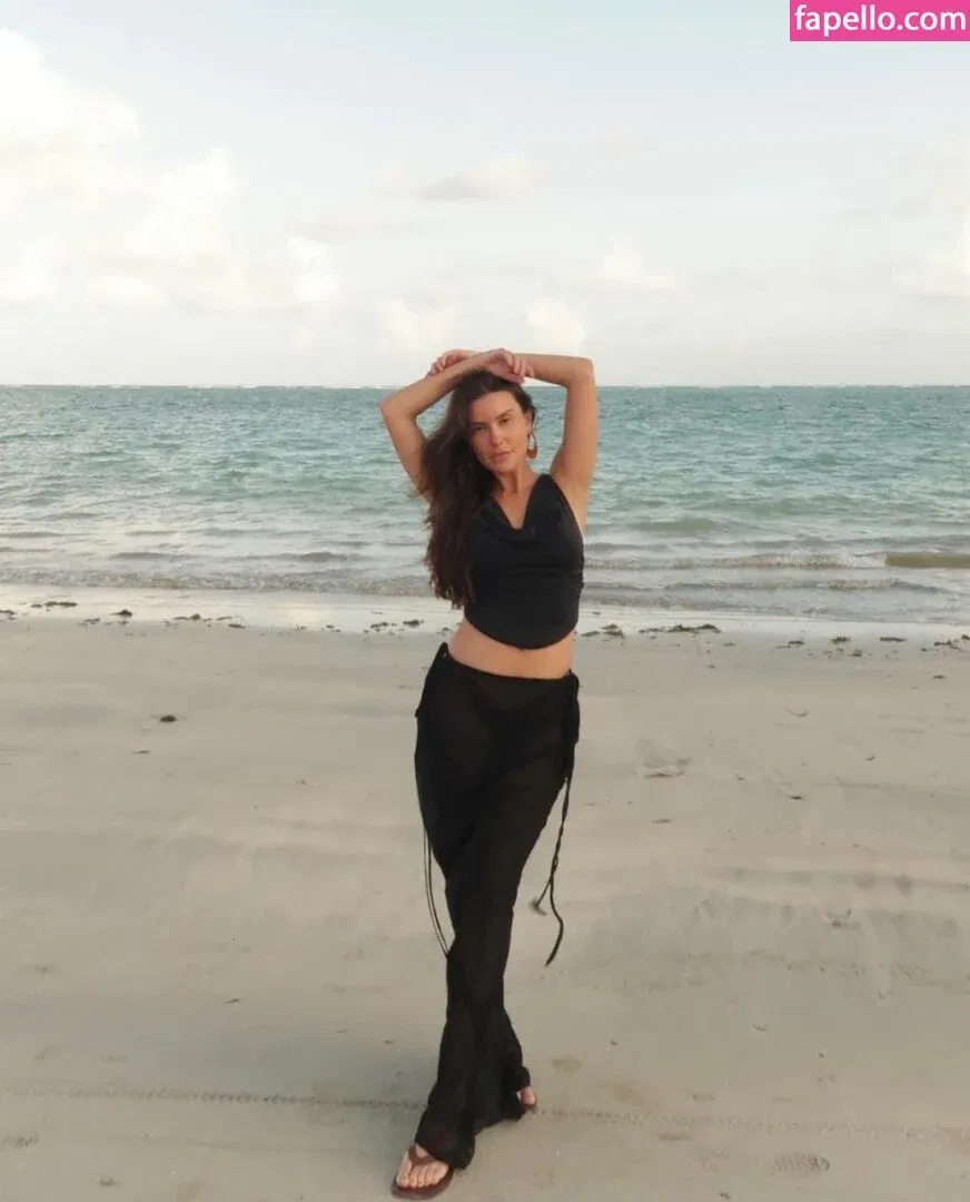 Thais Braz Onlyfans Photo Gallery 