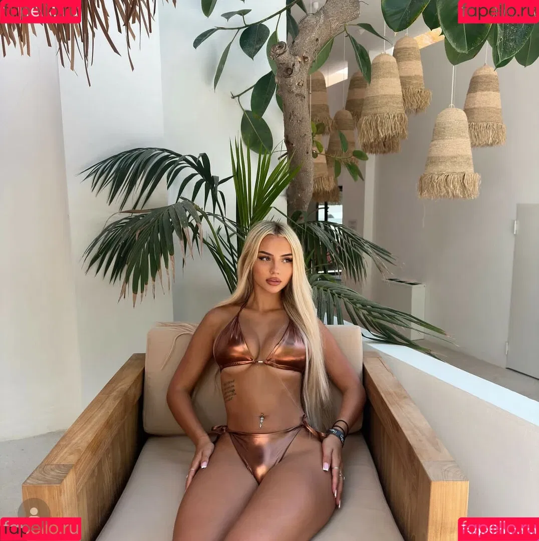 Abbie Hall Onlyfans Photo Gallery 