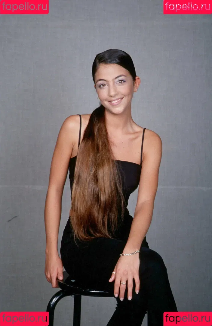 Arzu Bazman Onlyfans Photo Gallery 