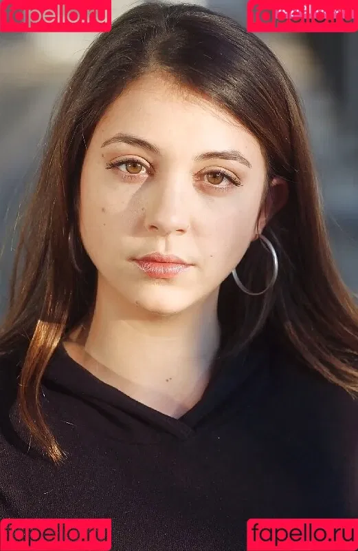 Arzu Bazman Onlyfans Photo Gallery 