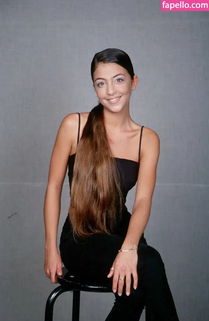 Arzu Bazman Onlyfans Photo Gallery 