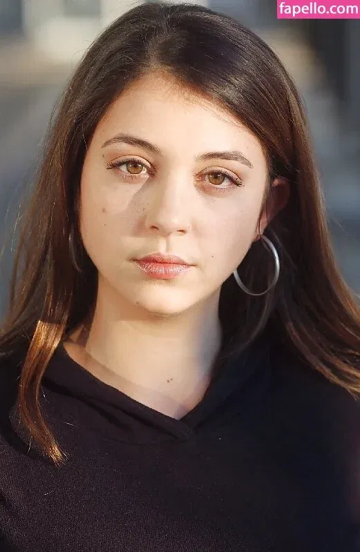 Arzu Bazman Onlyfans Photo Gallery 