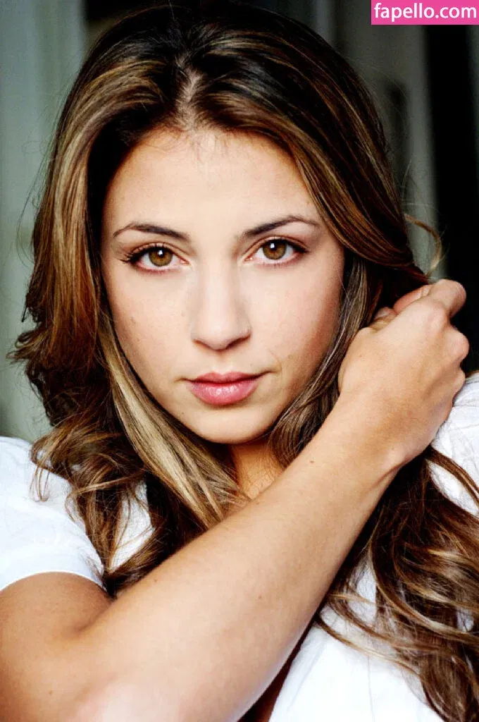 Arzu Bazman Onlyfans Photo Gallery 