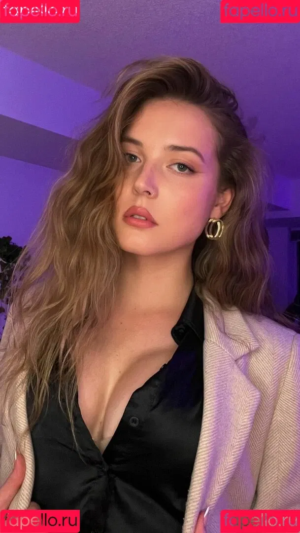 Maya V Henry Onlyfans Photo Gallery 