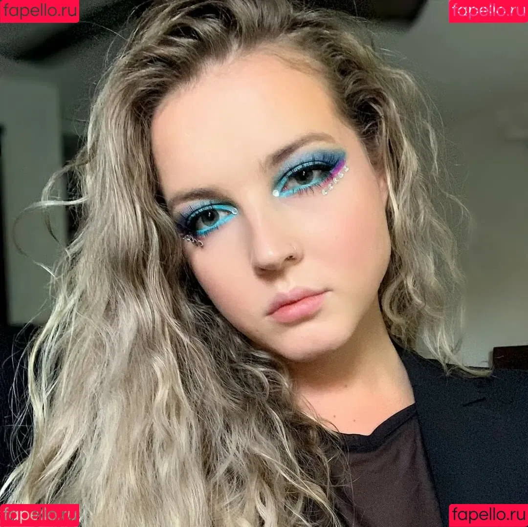 Maya V Henry Onlyfans Photo Gallery 