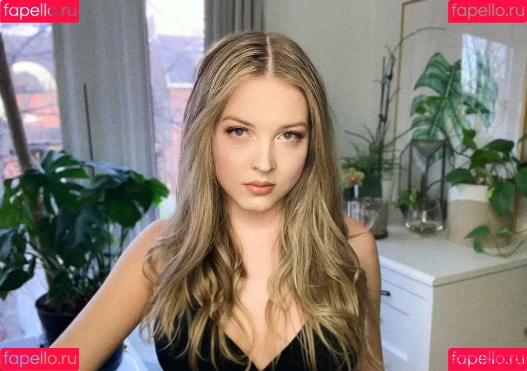 Maya V Henry Onlyfans Photo Gallery 