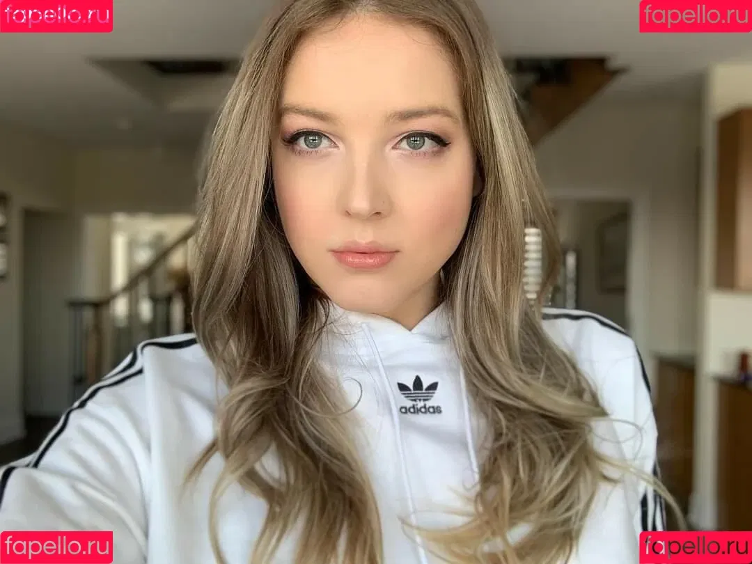 Maya V Henry Onlyfans Photo Gallery 