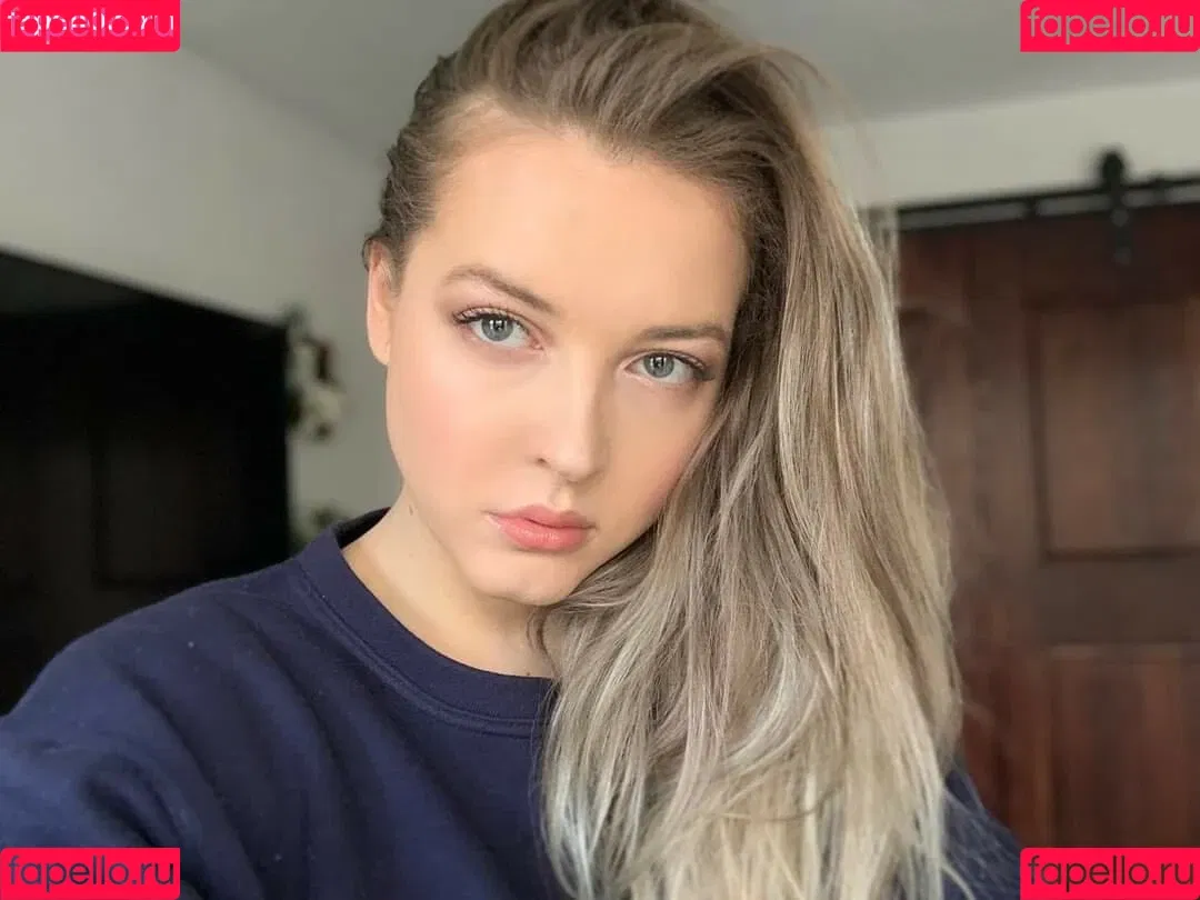 Maya V Henry Onlyfans Photo Gallery 
