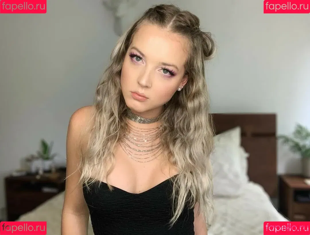 Maya V Henry Onlyfans Photo Gallery 