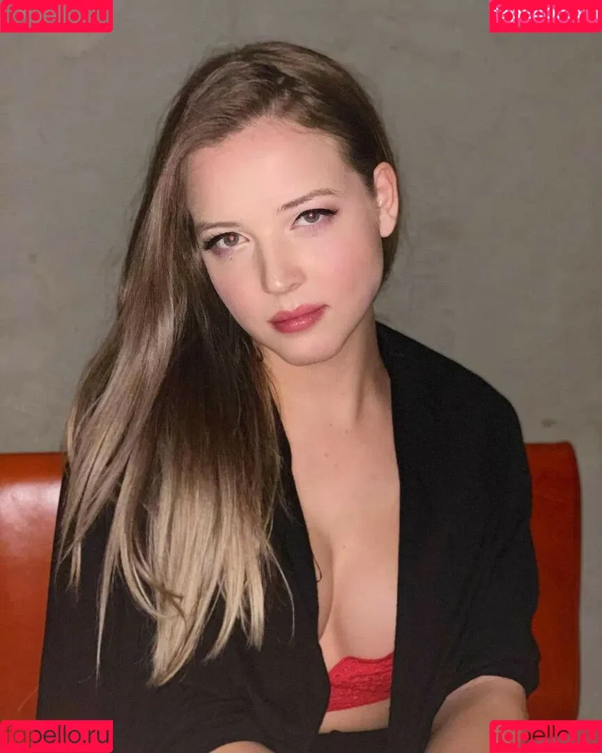 Maya V Henry Onlyfans Photo Gallery 
