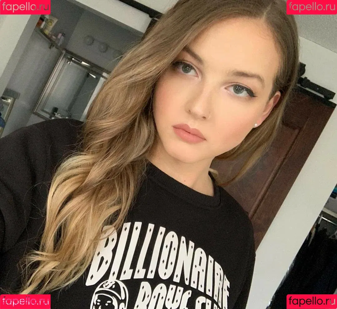 Maya V Henry Onlyfans Photo Gallery 