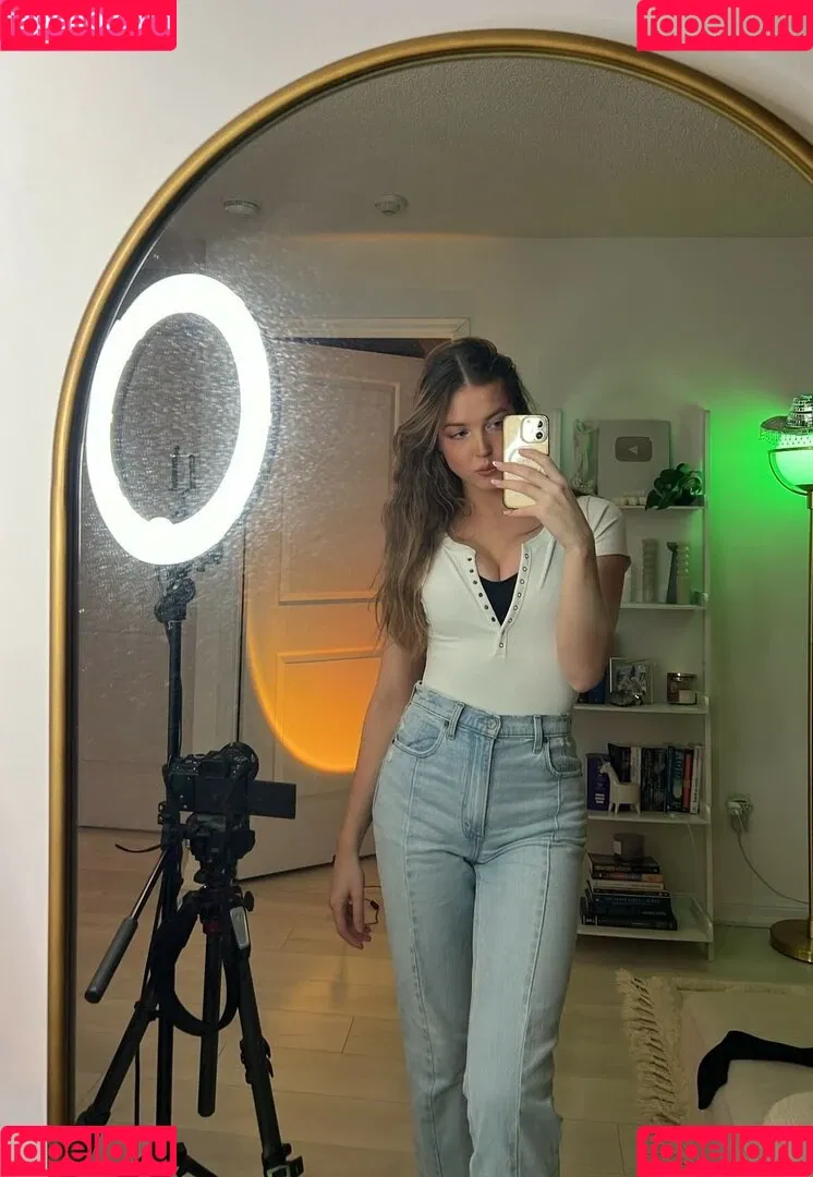 Maya V Henry Onlyfans Photo Gallery 