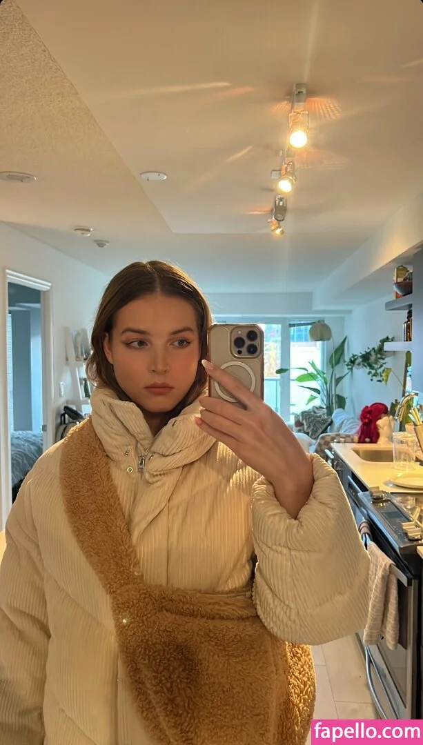 Maya V Henry Onlyfans Photo Gallery 