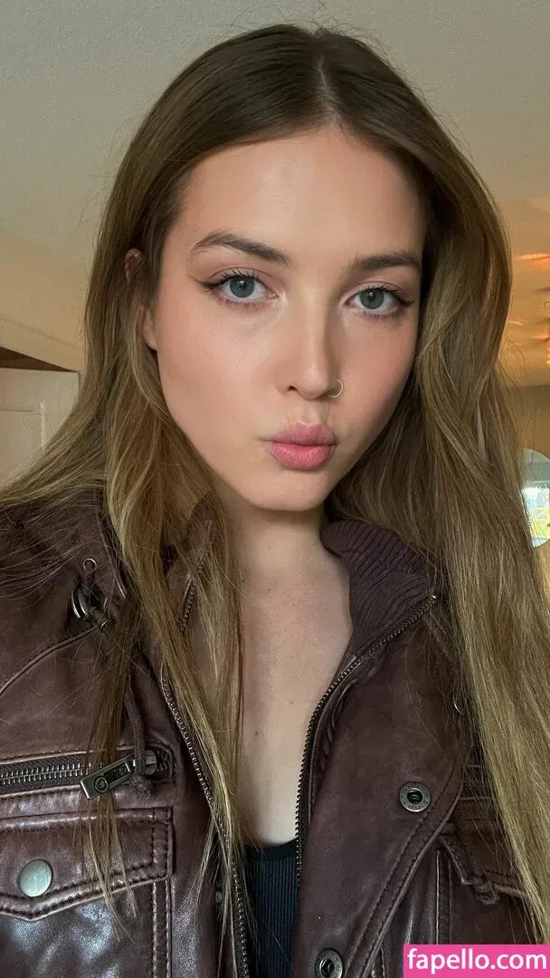 Maya V Henry Onlyfans Photo Gallery 