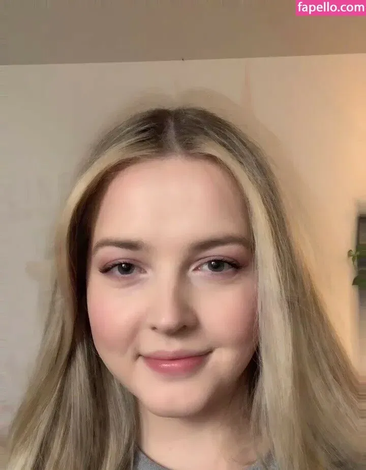 Maya V Henry Onlyfans Photo Gallery 