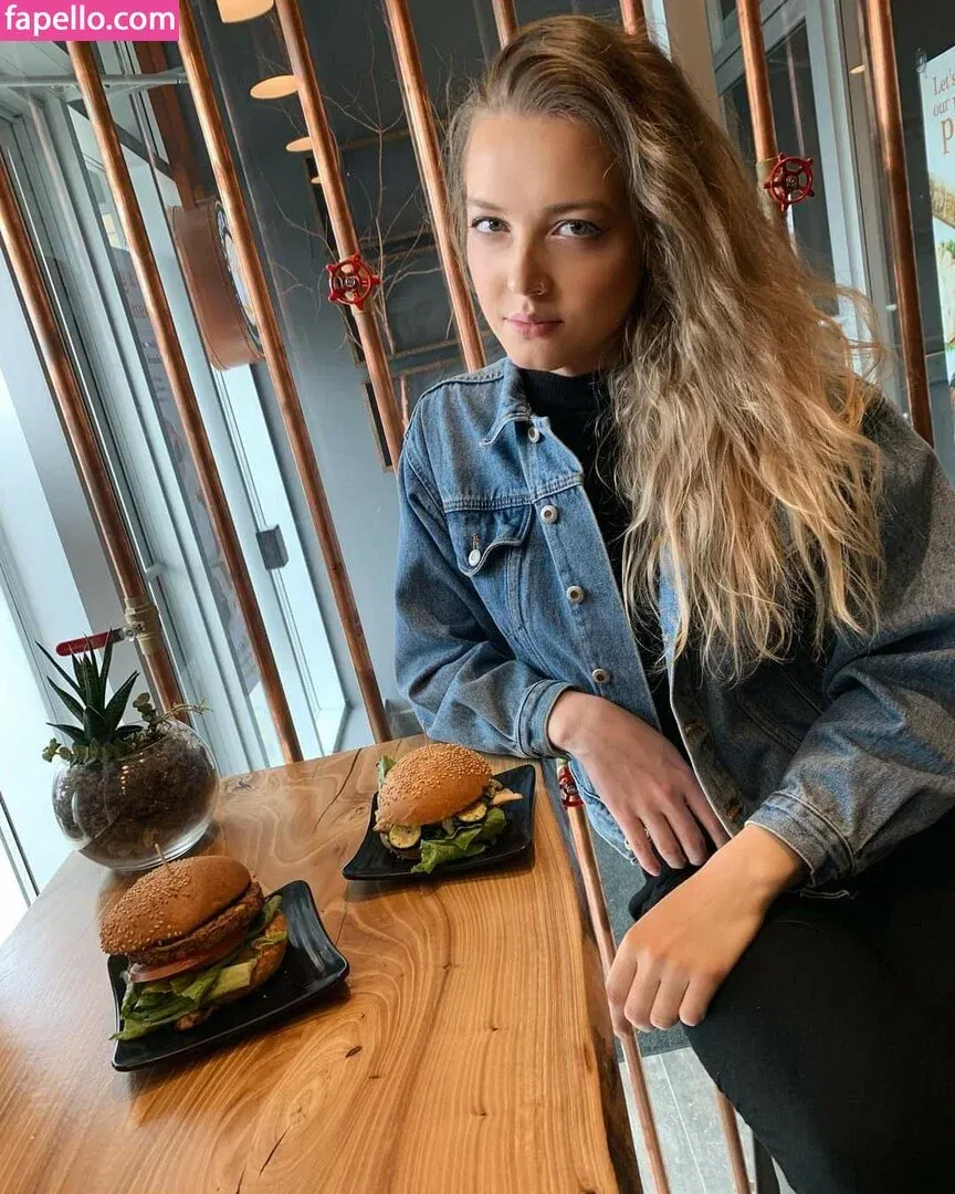 Maya V Henry Onlyfans Photo Gallery 