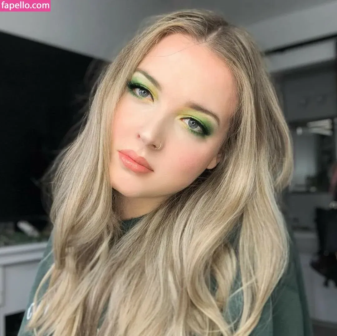 Maya V Henry Onlyfans Photo Gallery 