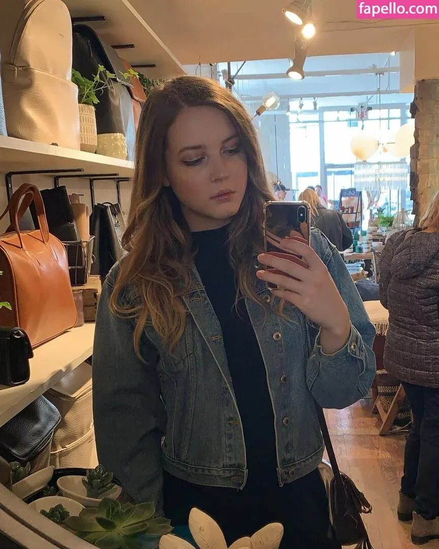 Maya V Henry Onlyfans Photo Gallery 