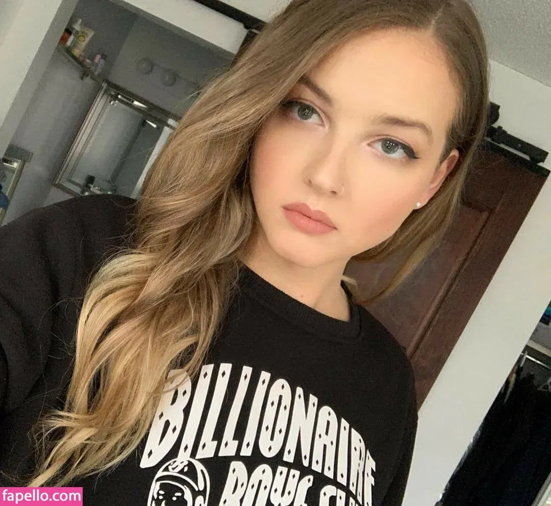 Maya V Henry Onlyfans Photo Gallery 