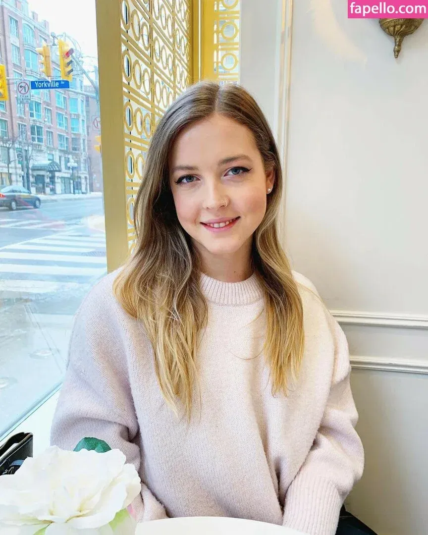 Maya V Henry Onlyfans Photo Gallery 