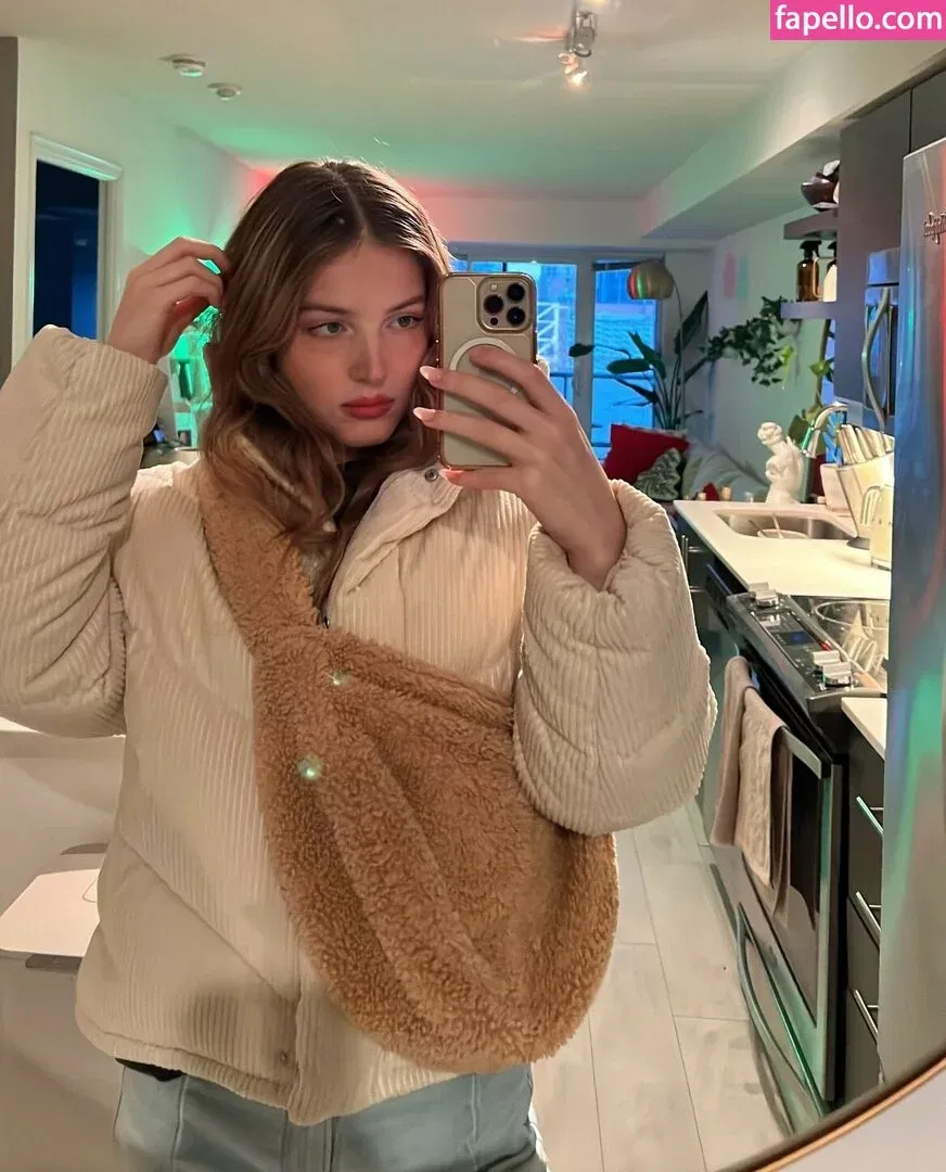 Maya V Henry Onlyfans Photo Gallery 