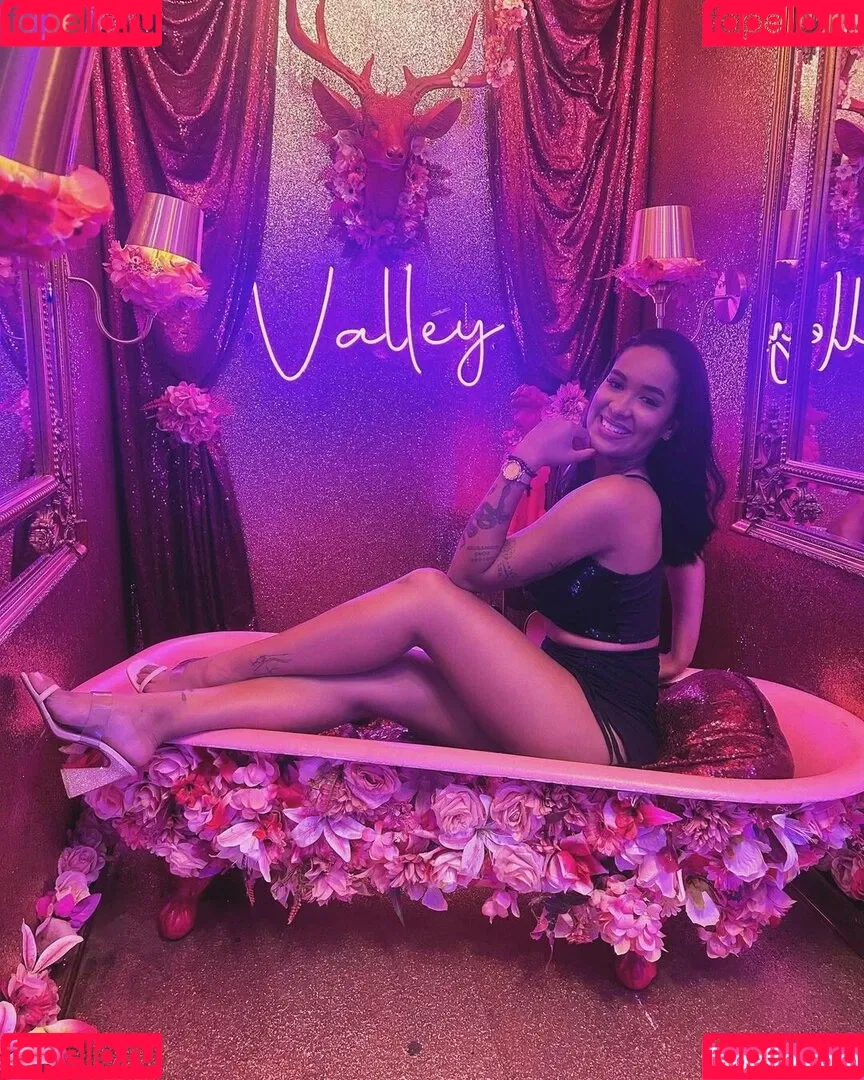 Ana Caroline Onlyfans Photo Gallery 