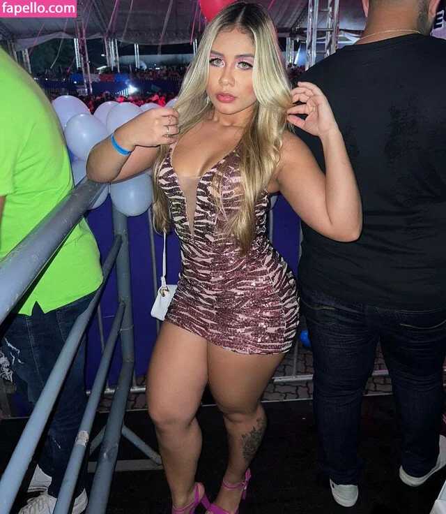 Ana Caroline Onlyfans Photo Gallery 