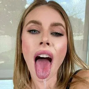 anyaolsen Onlyfans Photo Gallery 