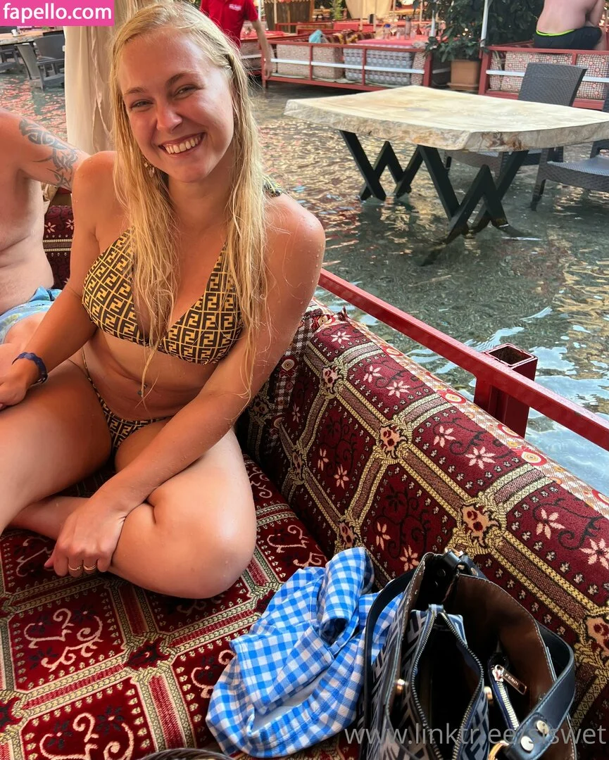 Siswet Onlyfans Photo Gallery 