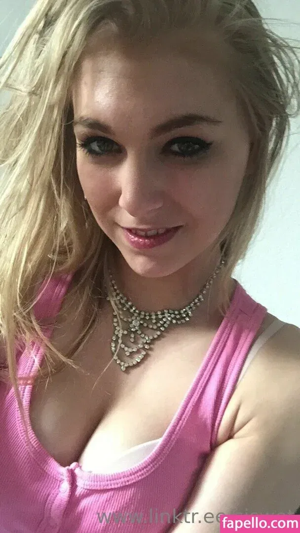 Siswet Onlyfans Photo Gallery 