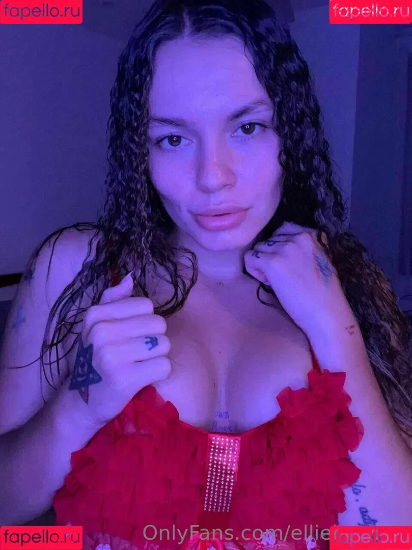elliehotwife Onlyfans Photo Gallery 