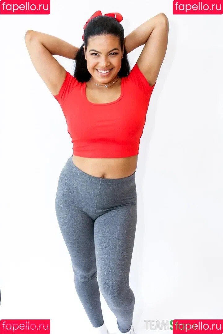 Maya Farrell Onlyfans Photo Gallery 