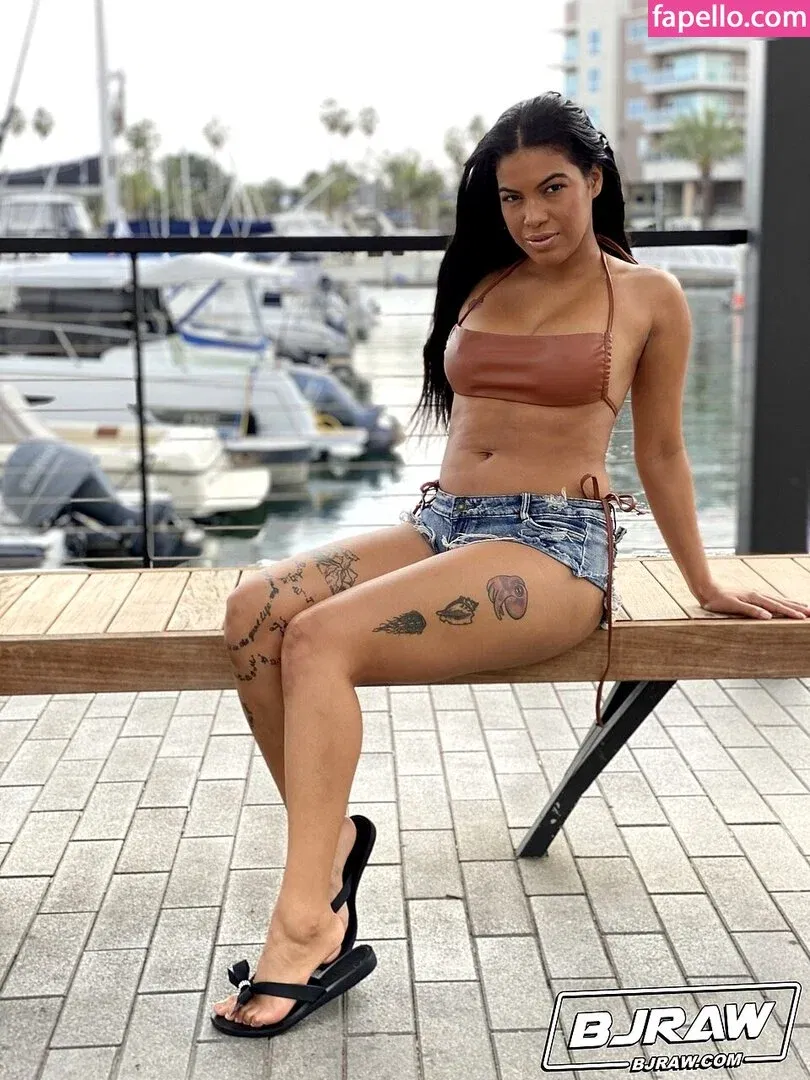 Maya Farrell Onlyfans Photo Gallery 