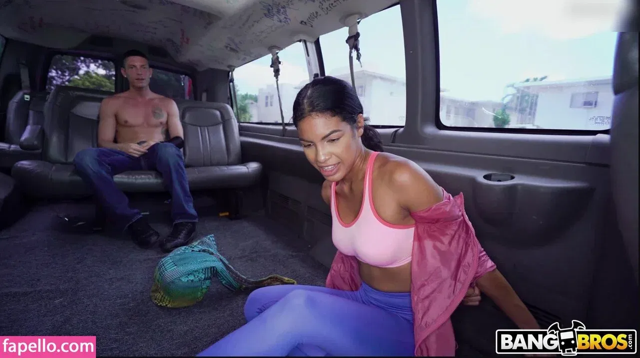 Maya Farrell Onlyfans Photo Gallery 