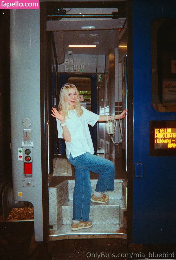 Mia_bluebird Onlyfans Photo Gallery 