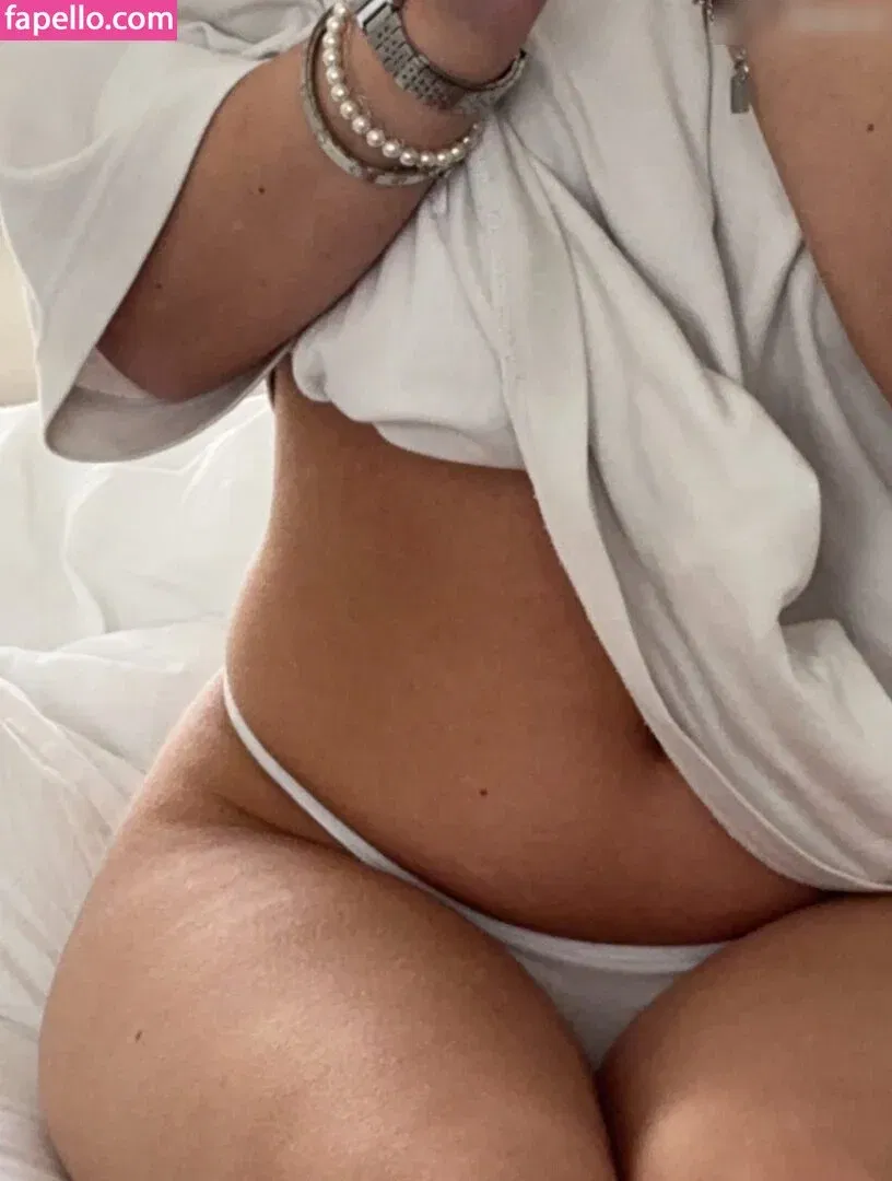 Mathilda.mkh Onlyfans Photo Gallery 