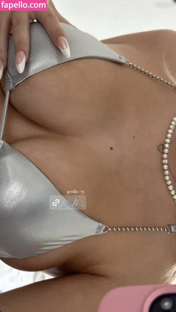 Mathilda.mkh Onlyfans Photo Gallery 