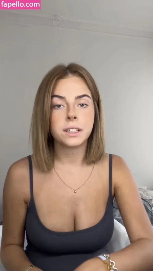 Mathilda.mkh Onlyfans Photo Gallery 