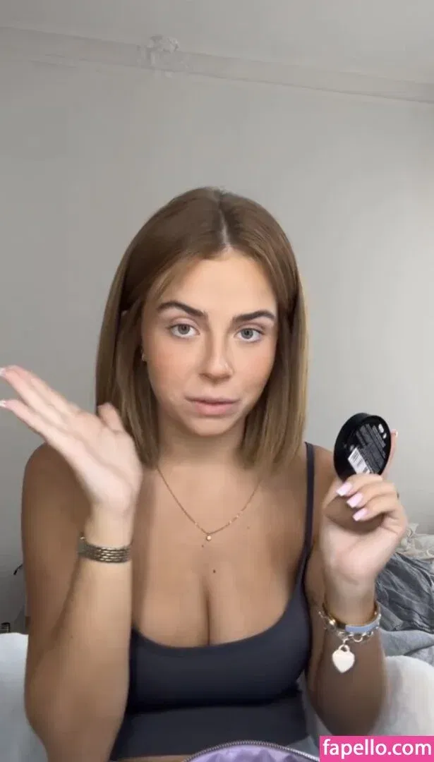 Mathilda.mkh Onlyfans Photo Gallery 