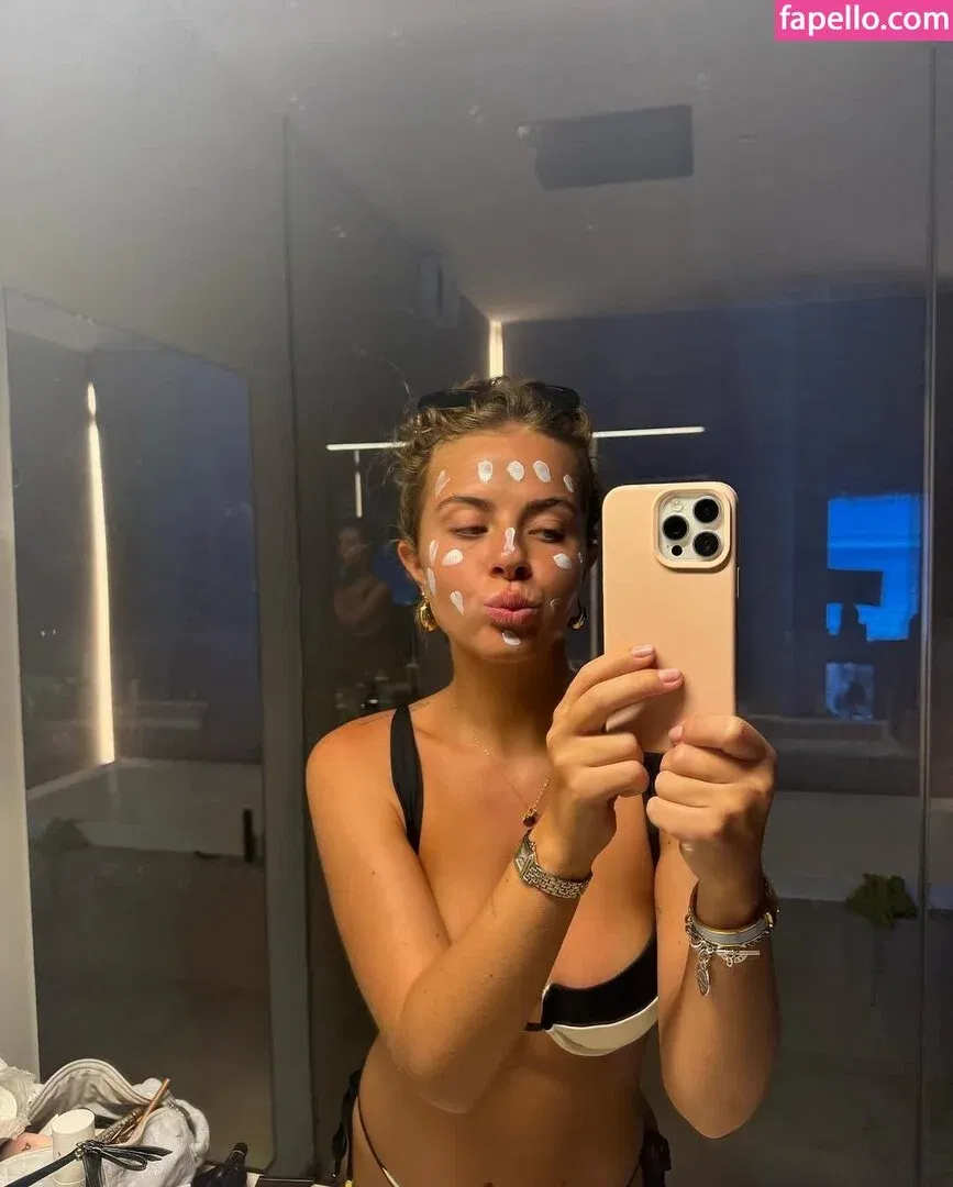 Mathilda.mkh Onlyfans Photo Gallery 