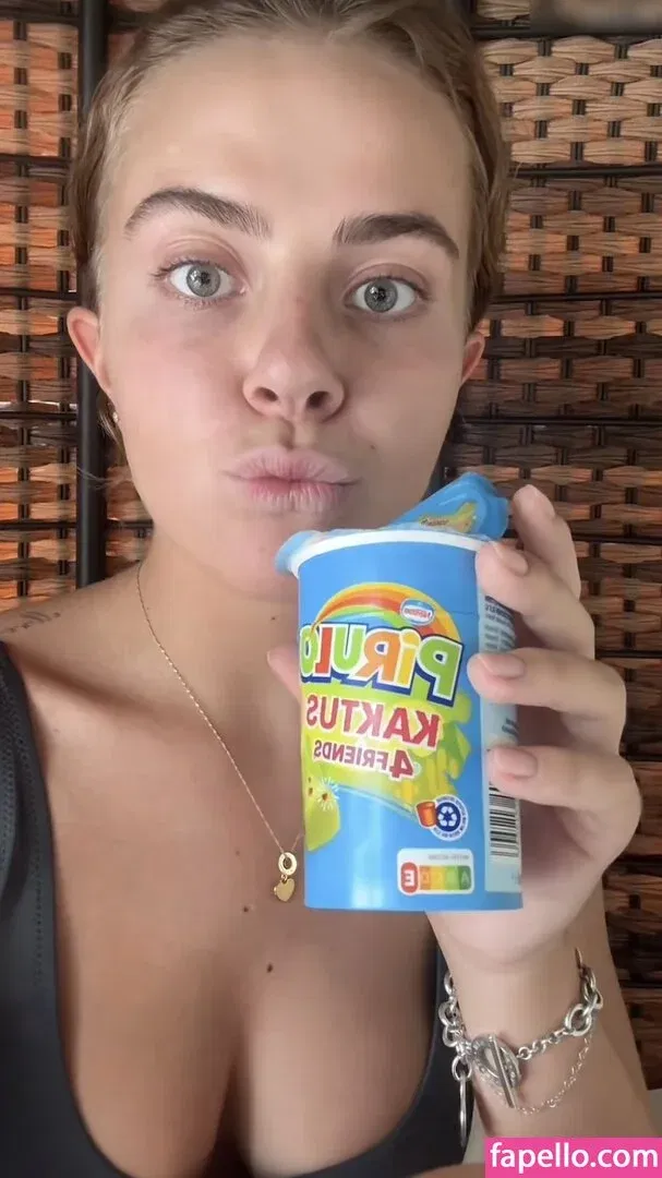 Mathilda.mkh Onlyfans Photo Gallery 