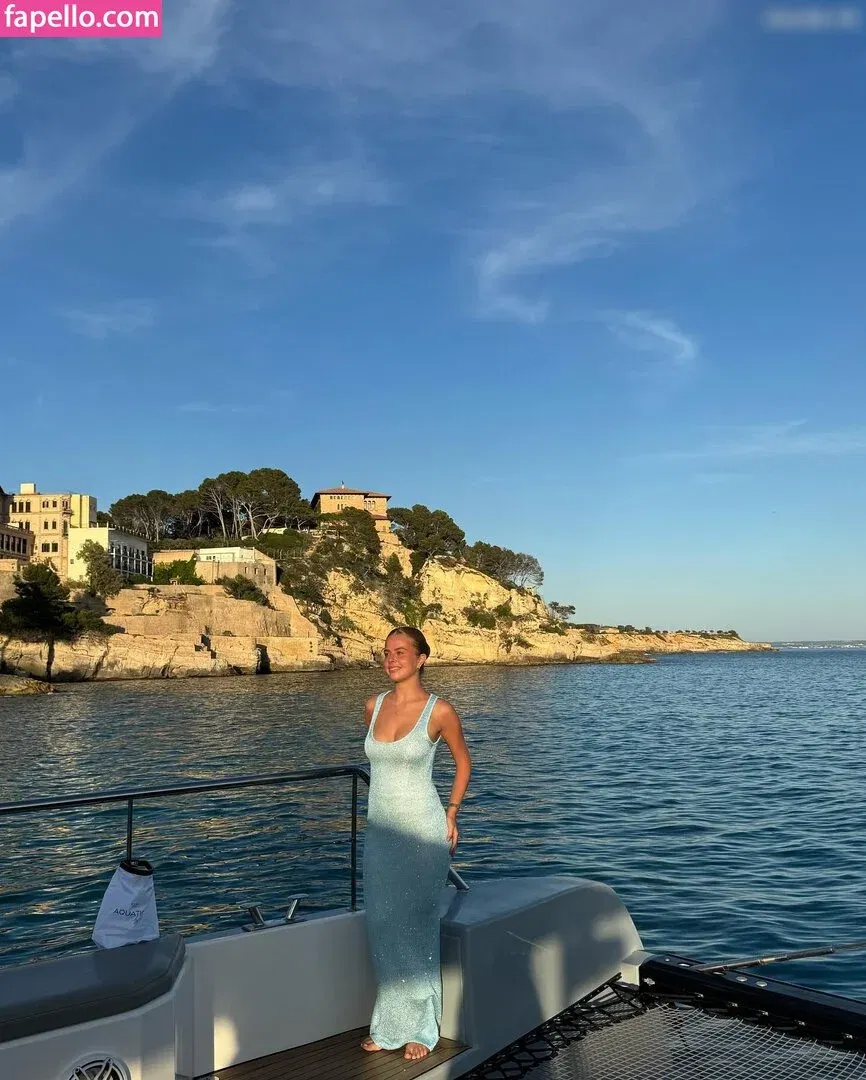 Mathilda.mkh Onlyfans Photo Gallery 