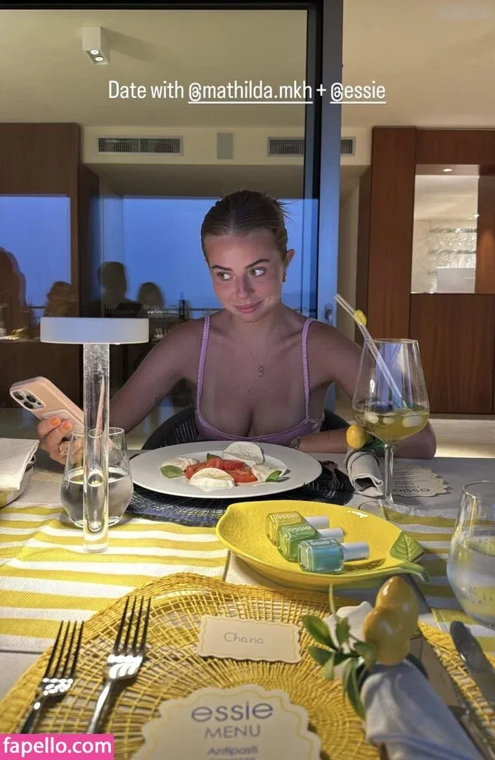 Mathilda.mkh Onlyfans Photo Gallery 