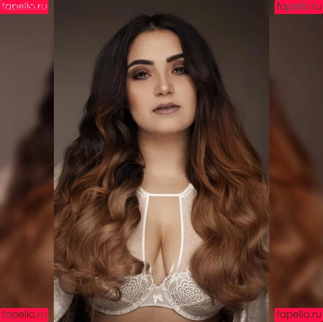 Bahar Kizil Onlyfans Photo Gallery 