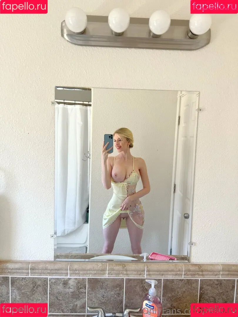 Lilly Bloomes Onlyfans Photo Gallery 