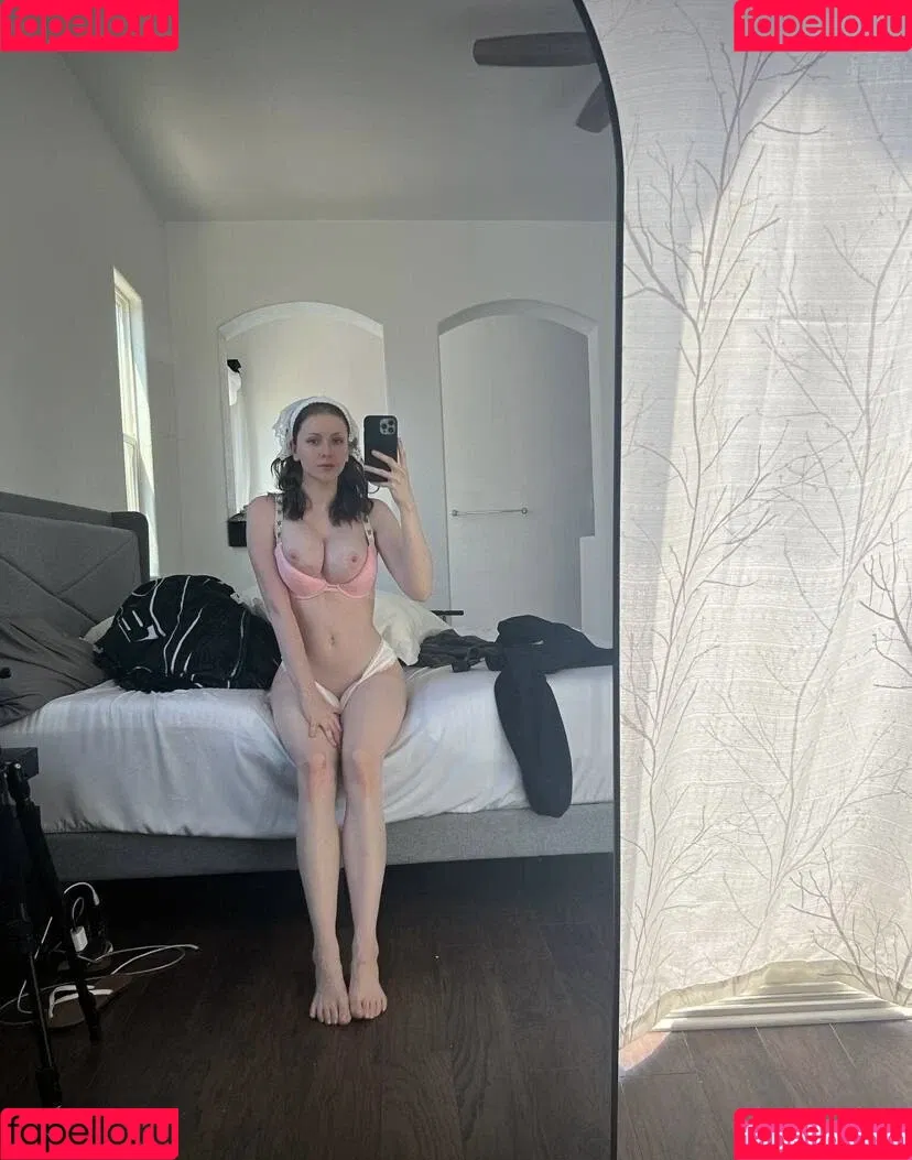 Lilly Bloomes Onlyfans Photo Gallery 