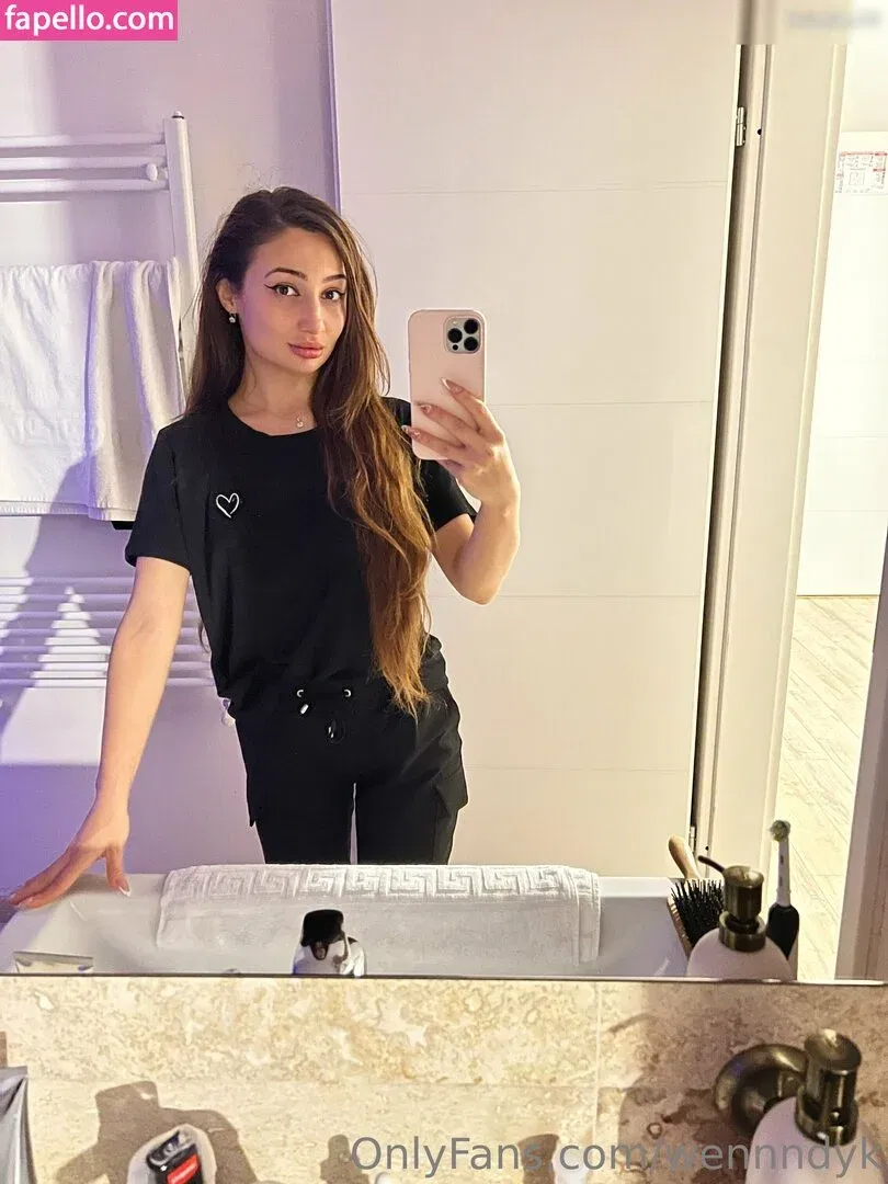 WennndyK Onlyfans Photo Gallery 