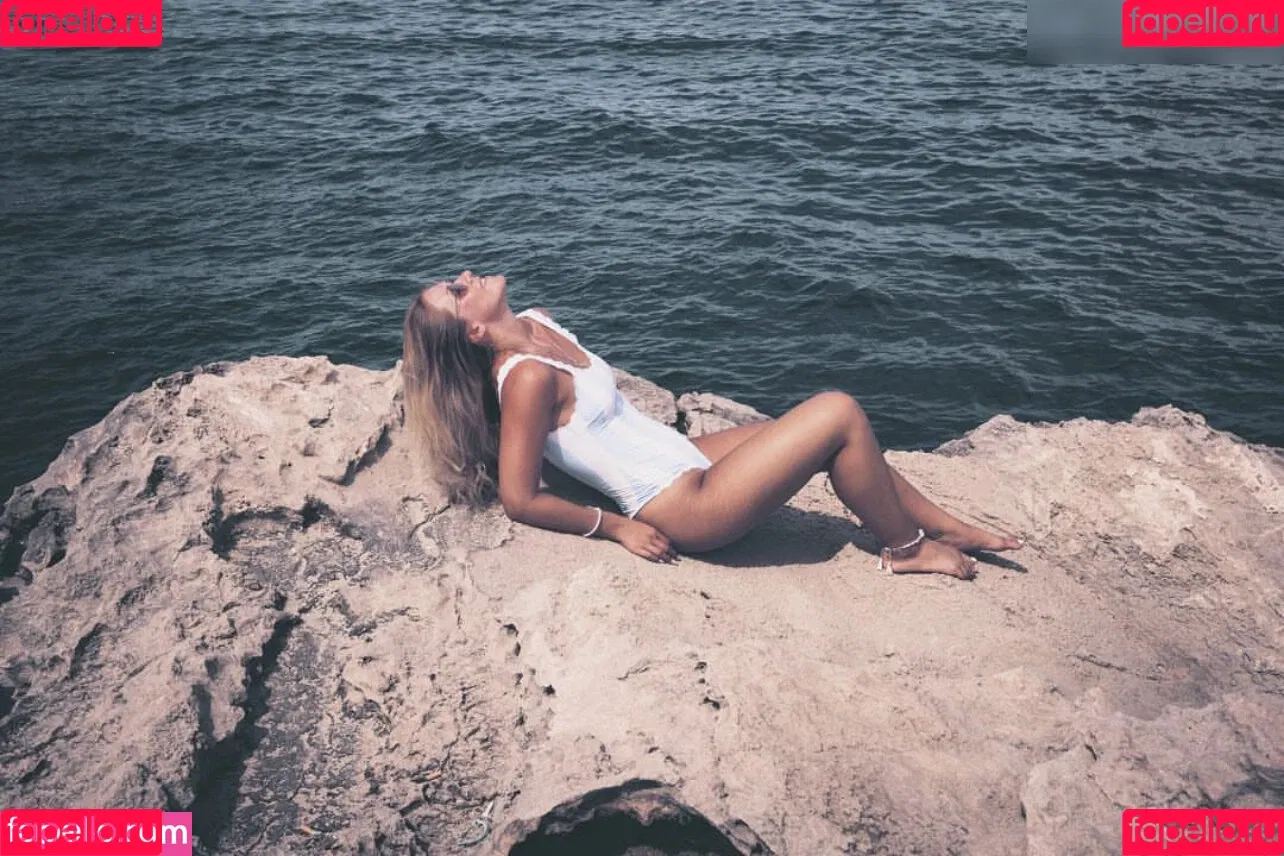 Dara Masi Onlyfans Photo Gallery 