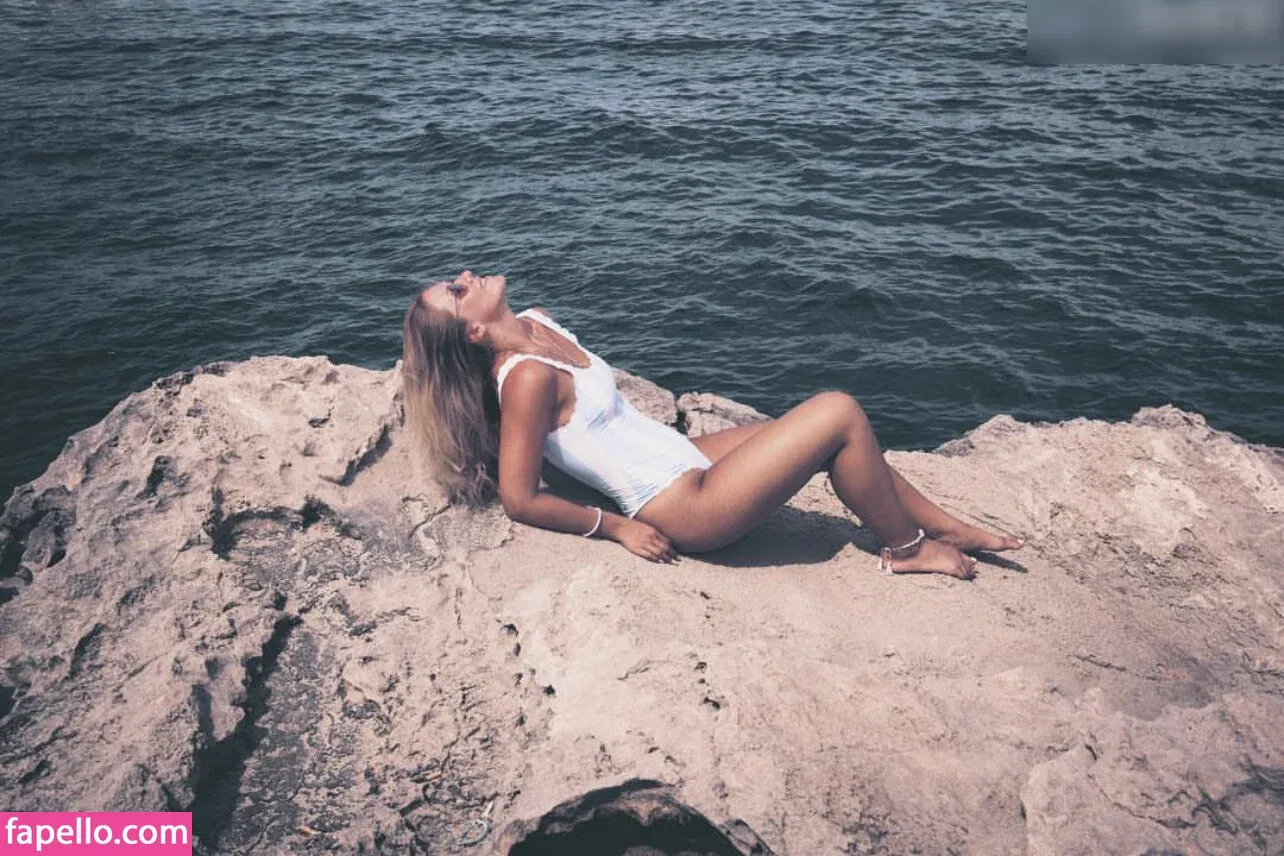 Dara Masi Onlyfans Photo Gallery 