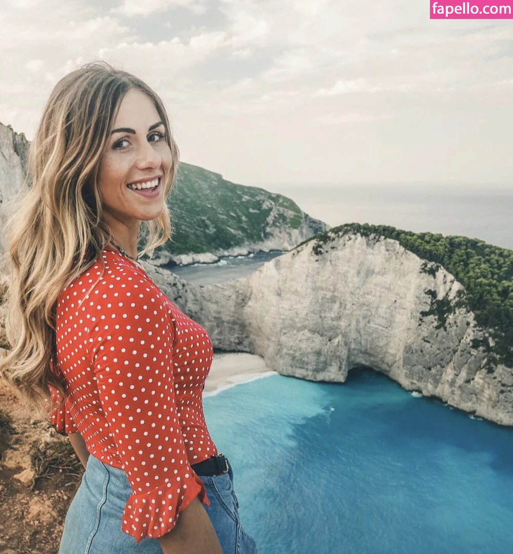 Dara Masi Onlyfans Photo Gallery 